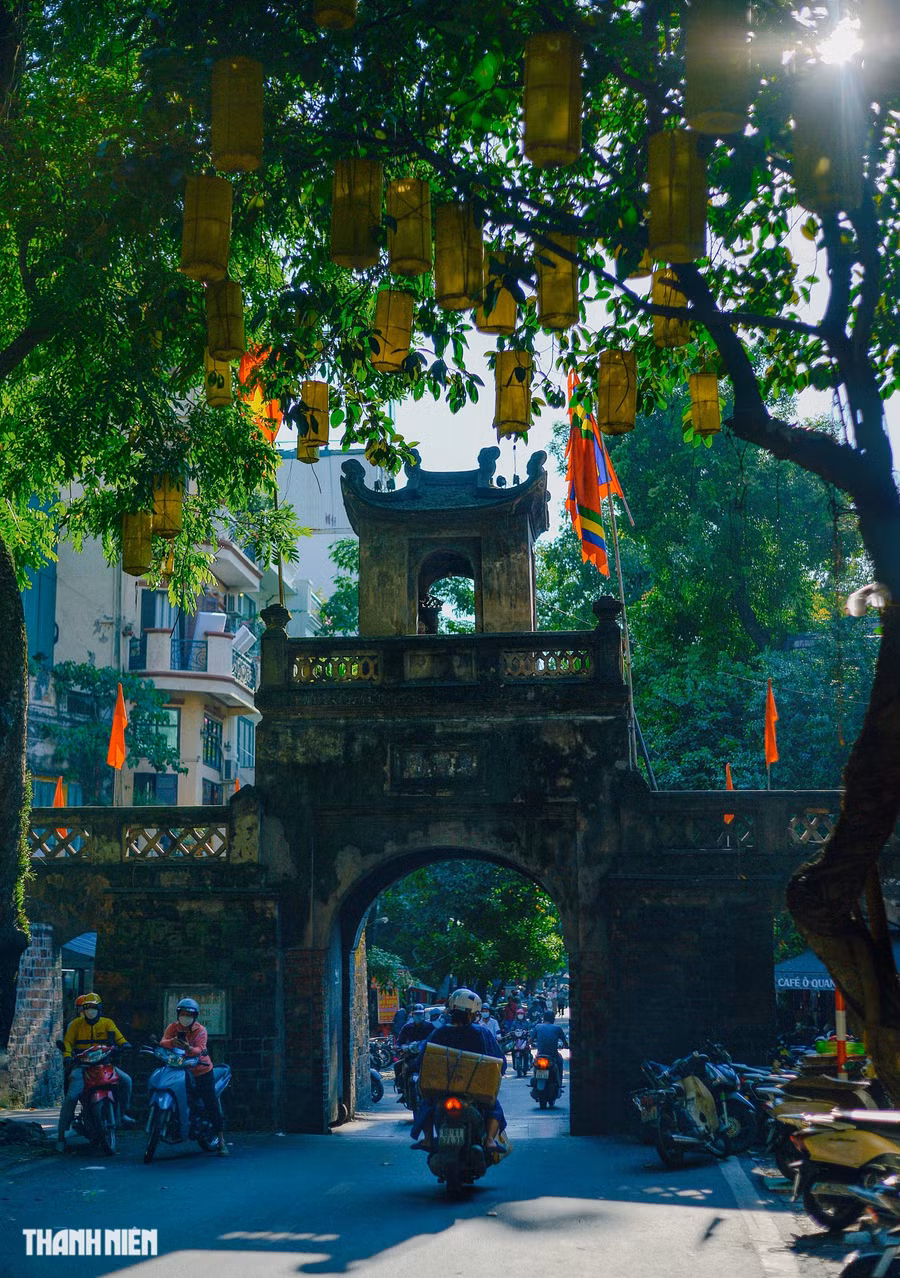 Cổng thành Ô Quan Chưởng được xây vào năm 1749, nằm ở phía đông thành Thăng Long và là cửa ô duy nhất còn lại trong nhiều cửa ô ở Hà Nội. Ảnh: TÚ PHẠM