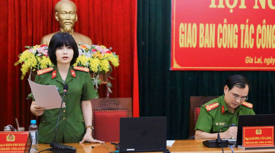 Trung tá Ksor H’Bơ Khắp-Phó Giám đốc Công an tỉnh phát biểu chỉ đạo tại hội nghị. Ảnh: Nguyễn Hữu