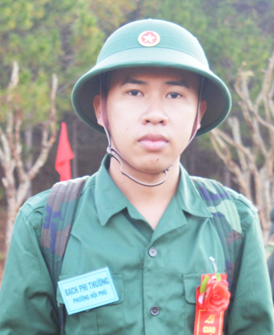 Đảng viên, tân binh Bạch Phi Trường (tổ 6, phường Hội Phú, TP. Pleiku). Ảnh: Anh Huy Đảng viên, tân binh Bạch Phi Trường (tổ 6, phường Hội Phú, TP. Pleiku). Ảnh: Anh Huy