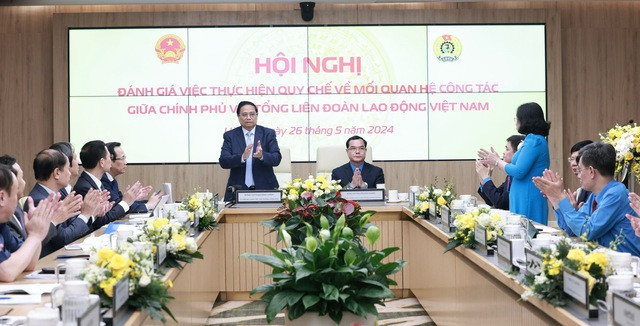 Thủ tướng Phạm Minh Chính chủ trì Hội nghị đánh giá kết quả thực hiện Quy chế về mối quan hệ công tác giữa Chính phủ và Tổng Liên đoàn Lao động Việt Nam. Ảnh: VGP/Nhật Bắc
