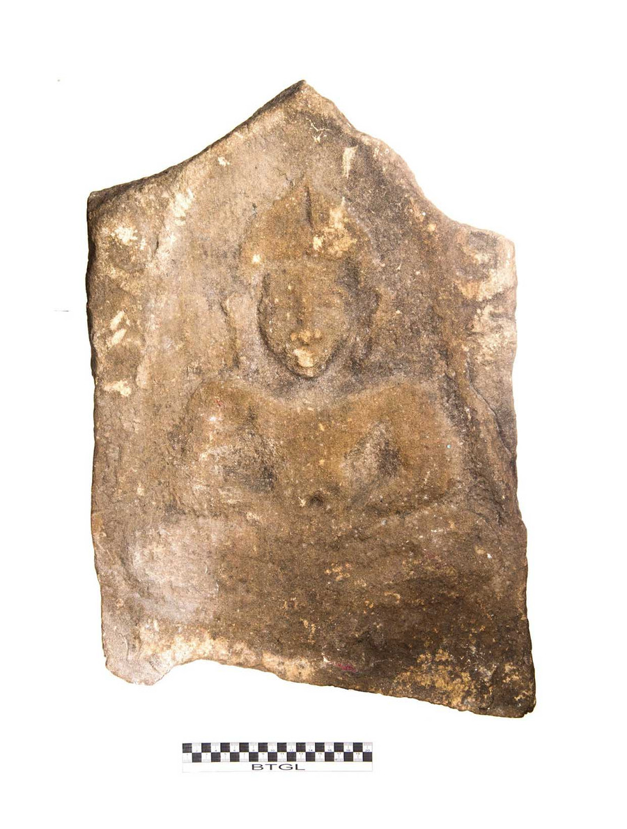 Mặt trước Phù điêu Phật Champa Tây Nguyên. Ảnh: Xuân Toản Mặt trước Phù điêu Phật Champa Tây Nguyên. Ảnh: Xuân Toản