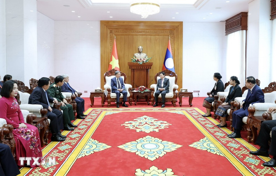 Chủ tịch nước Tô Lâm hội kiến Chủ tịch Quốc hội Lào Saysomphone Phomvihane. (Ảnh: Nhan Sáng/TTXVN) Chủ tịch nước Tô Lâm hội kiến Chủ tịch Quốc hội Lào Saysomphone Phomvihane. (Ảnh: Nhan Sáng/TTXVN)