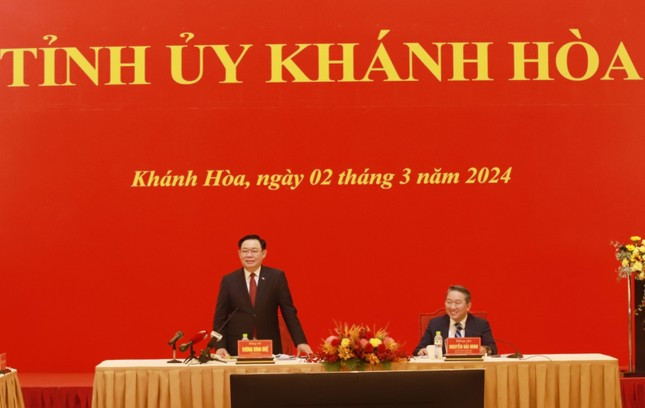 Chủ tịch Quốc hội Vương Đình Huệ phát biểu tại buổi làm việc với Tỉnh uỷ Khánh Hòa.