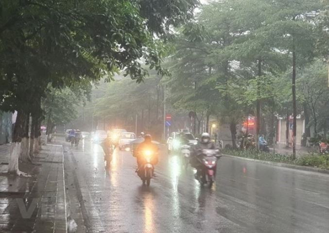Thủ đô Hà Nội có mưa. (Ảnh: Huy Khánh/Vietnam+) Thủ đô Hà Nội có mưa. (Ảnh: Huy Khánh/Vietnam+)