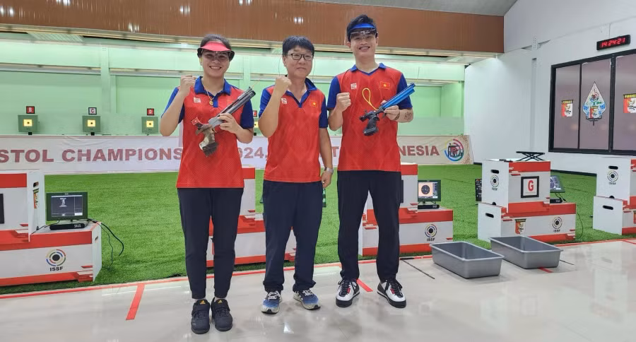 Chuyên gia Park Chung-gun và các học trò tại giải châu Á