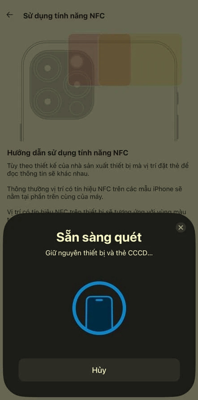 Nhiều người gặp khó khăn trong việc xác thực sinh trắc học vì điện thoại báo không quét được CCCD. Ảnh THANH NAM