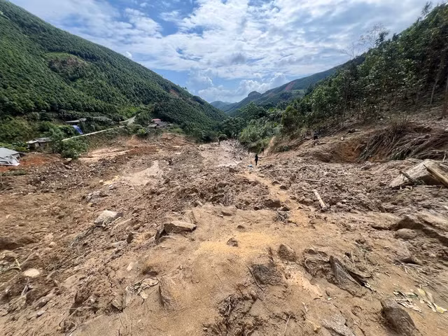 Hiện trường thôn Nậm Tông (xã Nậm Lúc, huyện Bắc Hà, tỉnh Lào Cai) sau vụ sạt lở đất. Ảnh: NGUYỄN HƯỞNG