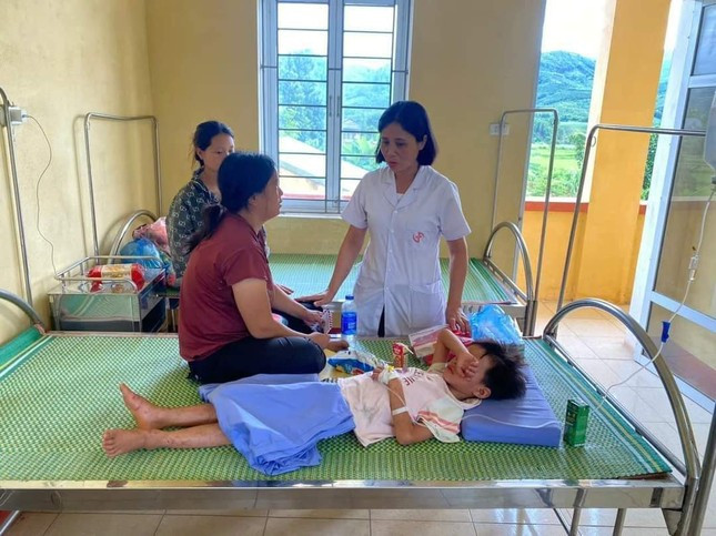 Hiện cháu Lâm đang điều trị tại Trung tâm Y tế xã Lâm Giang. Hiện cháu Lâm đang điều trị tại Trung tâm Y tế xã Lâm Giang.