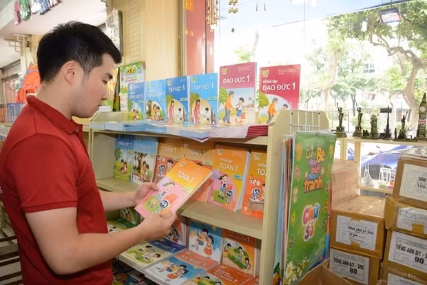 Tổ chức rà soát các văn bản pháp luật không còn phù hợp, bảo đảm tính thống nhất, đồng bộ của hệ thống pháp luật liên quan đến đổi mới chương trình, sách giáo khoa giáo dục phổ thông. Ảnh tư liệu nguồn internet