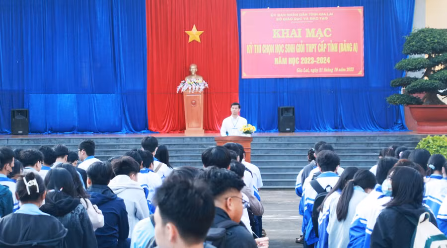 Quang cảnh lễ khai mạc kỳ thi. Ảnh: Quang Trương