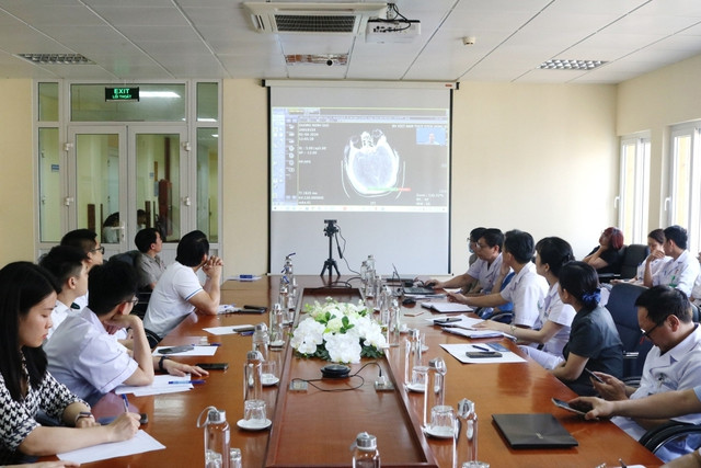 Hội chẩn liên viện lên phương án chuyên môn giữa Bệnh viện Việt Nam - Thụy Điển Uông Bí, Trung tâm Điều phối tạng Quốc gia, Bệnh viện 108, Bệnh viện Việt Đức, Bệnh viện Trung ương Huế. Hội chẩn liên viện lên phương án chuyên môn giữa Bệnh viện Việt Nam - Thụy Điển Uông Bí, Trung tâm Điều phối tạng Quốc gia, Bệnh viện 108, Bệnh viện Việt Đức, Bệnh viện Trung ương Huế.
