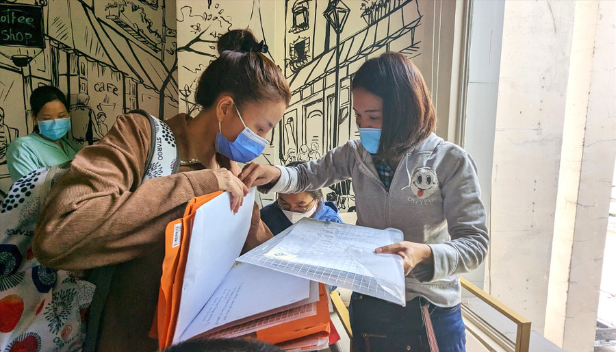 Theo ghi nhận của PV, trong sáng nay, số lượng đơn tố cáo đã lên đến 114 đơn. Ảnh: Anh Tú Theo ghi nhận của PV, trong sáng nay, số lượng đơn tố cáo đã lên đến 114 đơn. Ảnh: Anh Tú