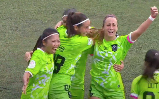 Ghi được 2 bàn trước đối thủ đang trong tốp dẫn đầu bảng, nhưng tiếc là Lank FC đã đánh rơi điểm số vào những phút bù giờ Ghi được 2 bàn trước đối thủ đang trong tốp dẫn đầu bảng, nhưng tiếc là Lank FC đã đánh rơi điểm số vào những phút bù giờ