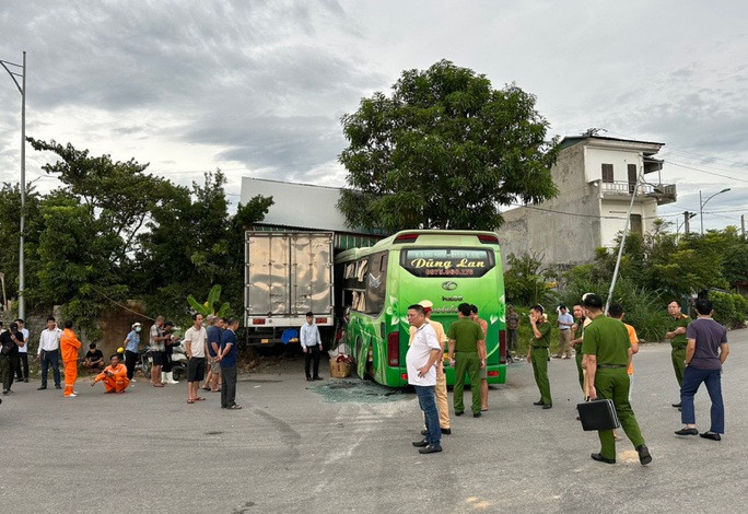 Hiện trường vụ tai nạn giao thông rạng sáng nay 28-8