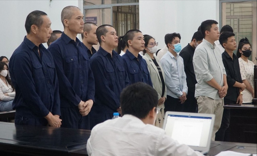 Các bị cáo tại phiên tòa Các bị cáo tại phiên tòa