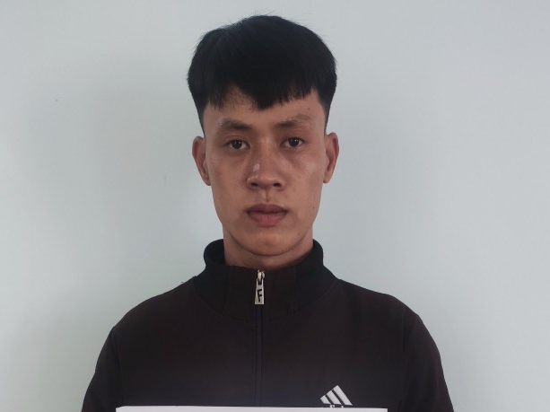 Bắt giữ nhóm người trộm cắp mô tô tại Bình Định, Kon Tum và Quảng Ngãi - Ảnh 2. Trần Quang Vũ tại cơ quan công an. Ảnh: TRỊ BÌNH