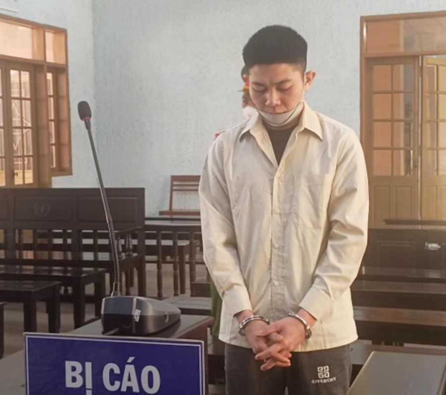 Bị cáo Đinh Văn Tâm tại phiên tòa. Ảnh: R'Ô HOK Bị cáo Đinh Văn Tâm tại phiên tòa. Ảnh: R'Ô HOK