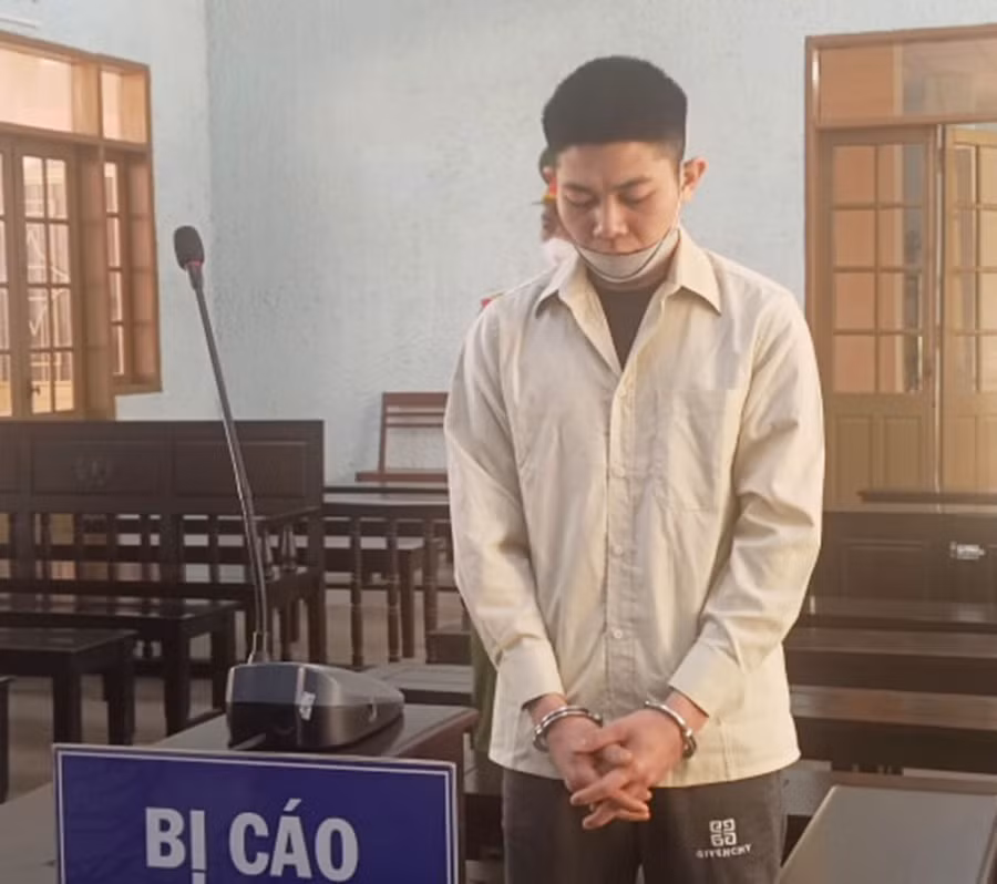 Bị cáo Đinh Văn Tâm tại phiên tòa. Ảnh: R'Ô HOK