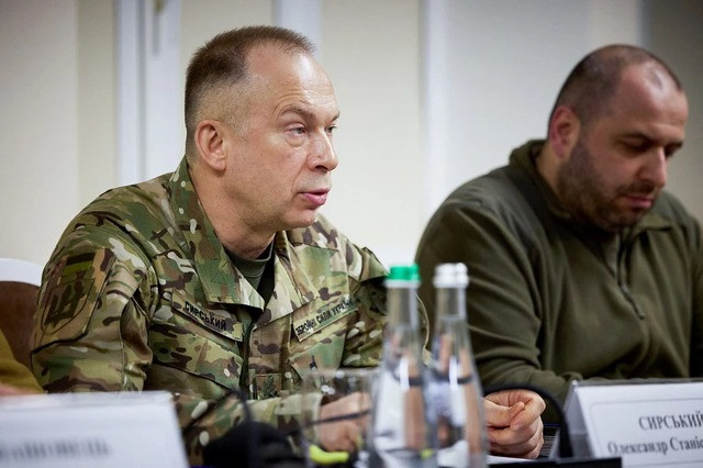 Tổng tư lệnh các lực lượng vũ trang Ukraine Oleksandr Syrsky (trái) và Bộ trưởng Quốc phòng Ukraine Rustem Umerov. Ảnh: Handout