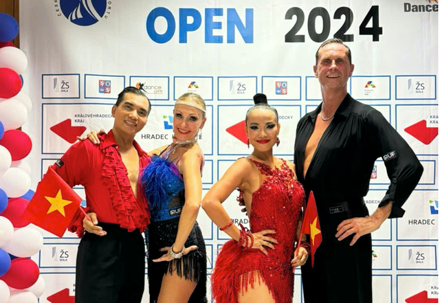 Giao lưu với các vận động viên quốc tế Giao lưu với các vận động viên quốc tế