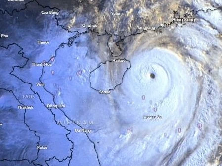 Mắt siêu bão số 3 (siêu bão Yagi) rất rõ