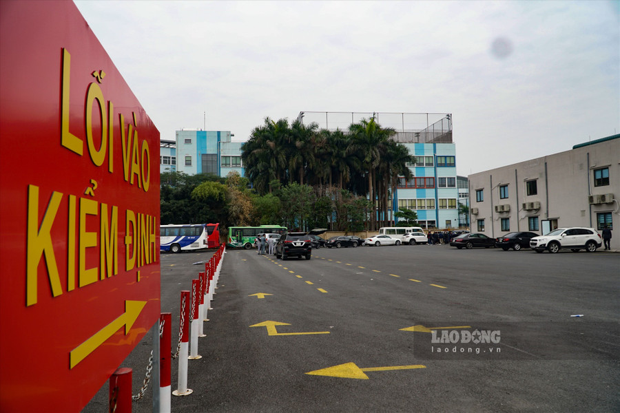 Sự cực đoan của một vài đăng kiểm viên khiến người dân phải tốn kém thời gian vào việc không đáng có. Ảnh minh họa: Tùng Giang