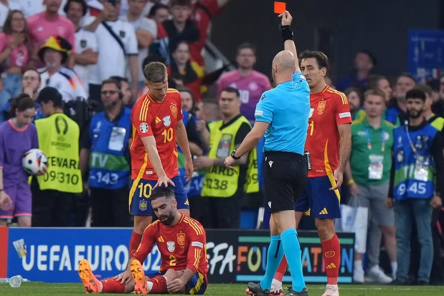 Dani Carvajal vắng mặt ở trận gặp Pháp vì nhận án phạt. (Nguồn: Getty Images)