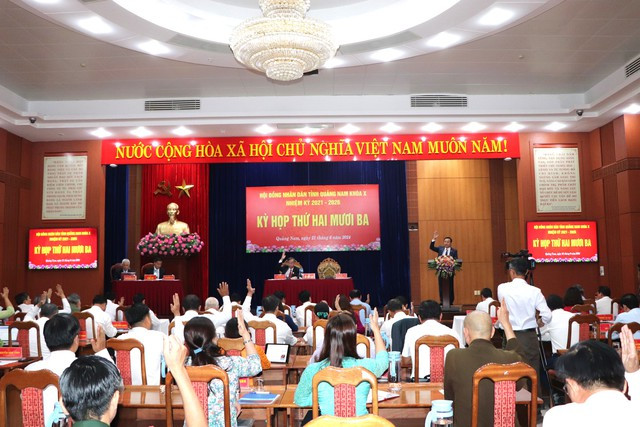 Kỳ họp 23 HĐND tỉnh Quảng Nam khóa X vào sáng 21-6. Kỳ họp 23 HĐND tỉnh Quảng Nam khóa X vào sáng 21-6.
