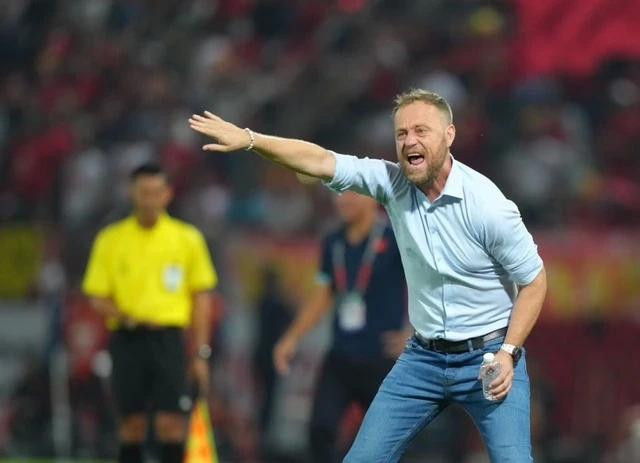 HLV Polking cũng đánh tiếng muốn dẫn dắt đội tuyển Việt Nam. Ảnh: Độc Lập HLV Polking cũng đánh tiếng muốn dẫn dắt đội tuyển Việt Nam. Ảnh: Độc Lập