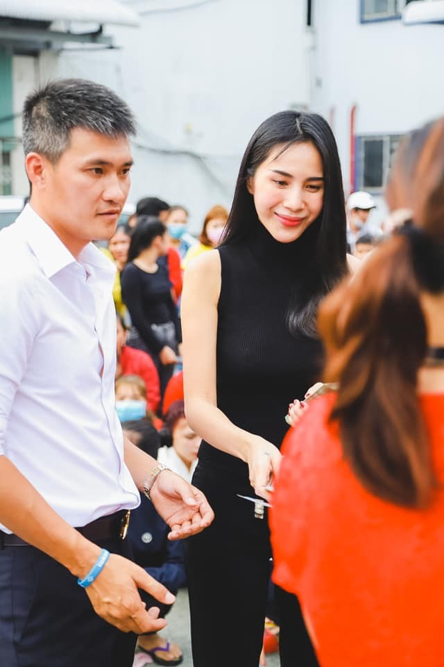 Vợ chồng Công Vinh - Thủy Tiên.