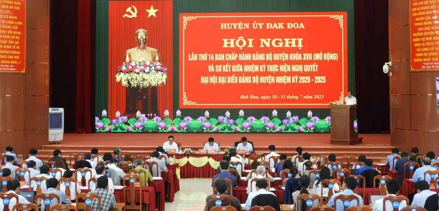 Quang cảnh hội nghị Ban Chấp hành Đảng bộ huyện Đak Đoa. Ảnh: Thanh Nhật Quang cảnh hội nghị Ban Chấp hành Đảng bộ huyện Đak Đoa. Ảnh: Thanh Nhật