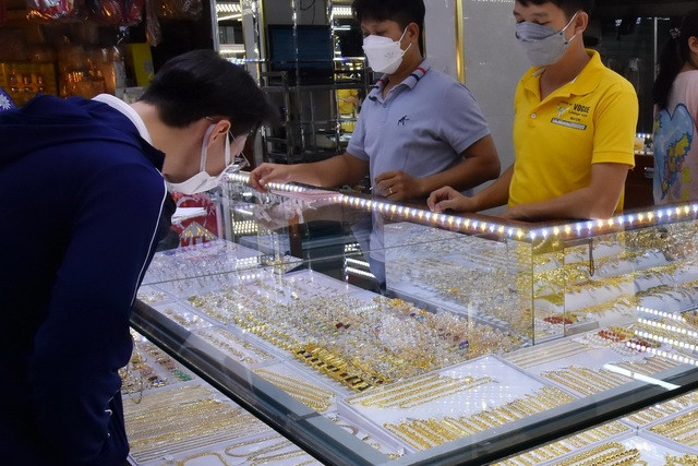 Giá vàng hôm nay trên thế giới tăng 44 USD/ounce Giá vàng hôm nay trên thế giới tăng 44 USD/ounce