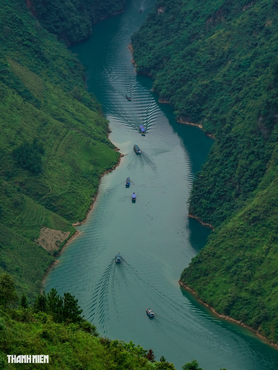 Nho Quế - Ảnh 8. Năm 2009, Bộ VH-TT-DL xếp khu vực đèo Mã Pí Lèng, hẻm Tu Sản là di tích danh lam thắng cảnh Việt Nam; sông Nho Quế được vinh danh là một trong những Thung lũng Kiến tạo độc nhất vô nhị của Việt Nam. Ảnh: ĐỘC LẬP