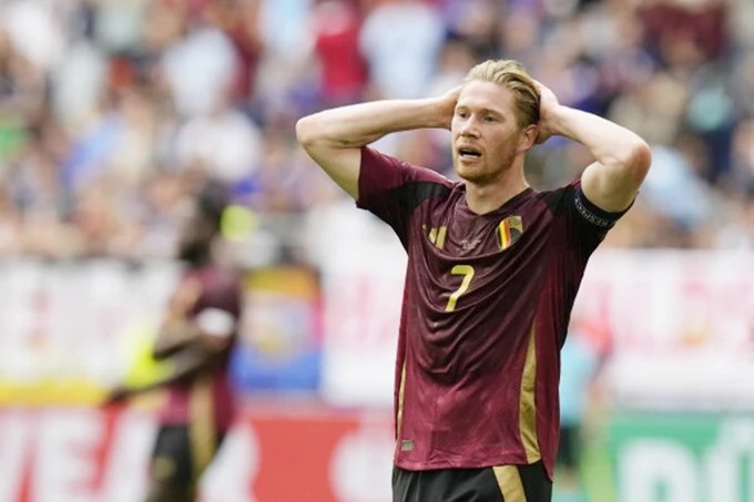 Kevin De Bruyne cho biết còn quá sớm để xem xét tương lai của anh với tuyển Bỉ. Kevin De Bruyne cho biết còn quá sớm để xem xét tương lai của anh với tuyển Bỉ.