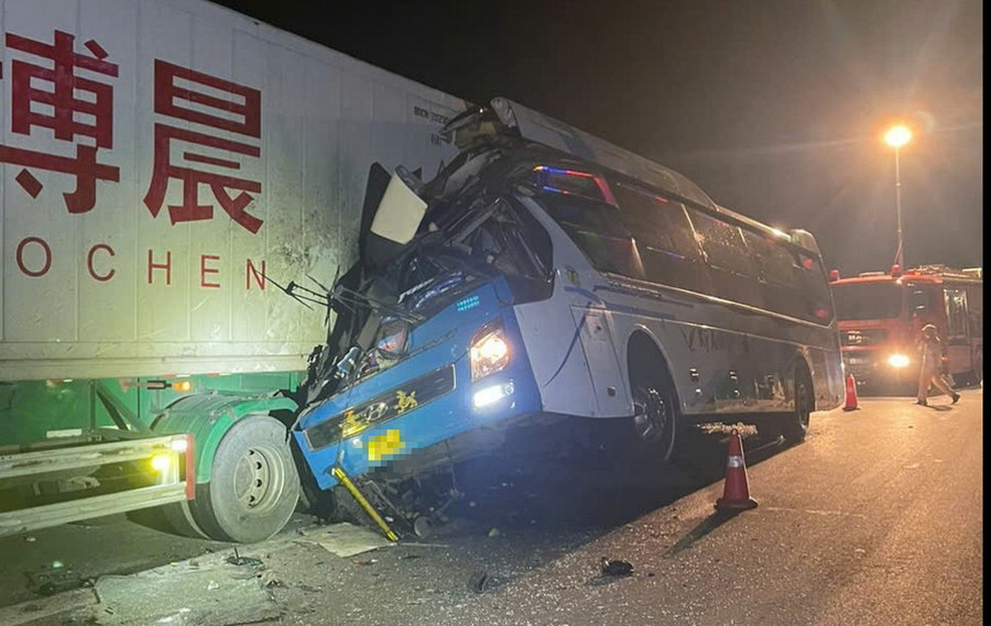 Hiện trường xảy ra vụ tai nạn giao thông khiến 7 người bị thương. (Nguồn: Báo Giao thông) Hiện trường xảy ra vụ tai nạn giao thông khiến 7 người bị thương. (Nguồn: Báo Giao thông)