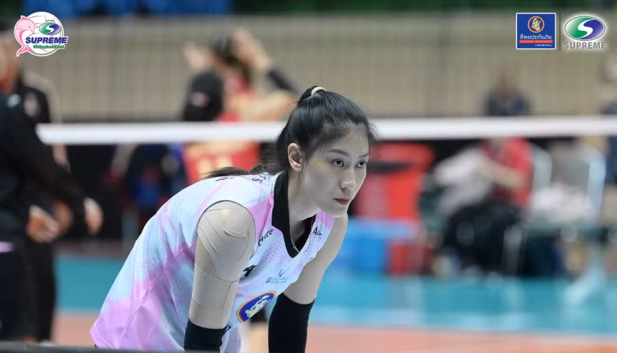 Kiều Trinh được nhiều khán giả bóng chuyền Thái Lan yêu mến vì chuyên môn tốt và có vẻ ngoài xinh xắn. CLB Supreme Chonburi-E.Tech