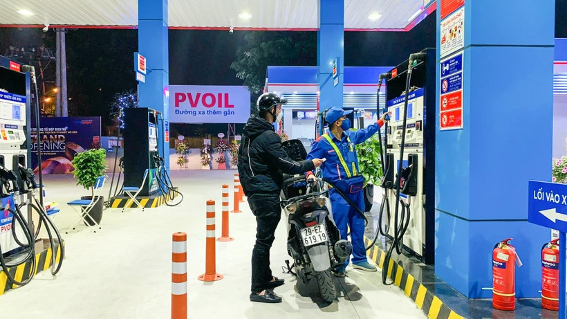 Một điểm bán xăng của PVOil. (Ảnh: PV/Vietnam+) Một điểm bán xăng của PVOil. (Ảnh: PV/Vietnam+)