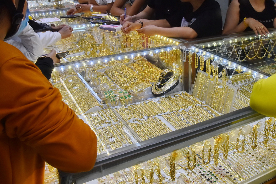 Giá vàng thế giới tăng mạnh 1.845 USD/ounce lên 1.865 USD/ounce lúc 5 giờ ngày 10-10