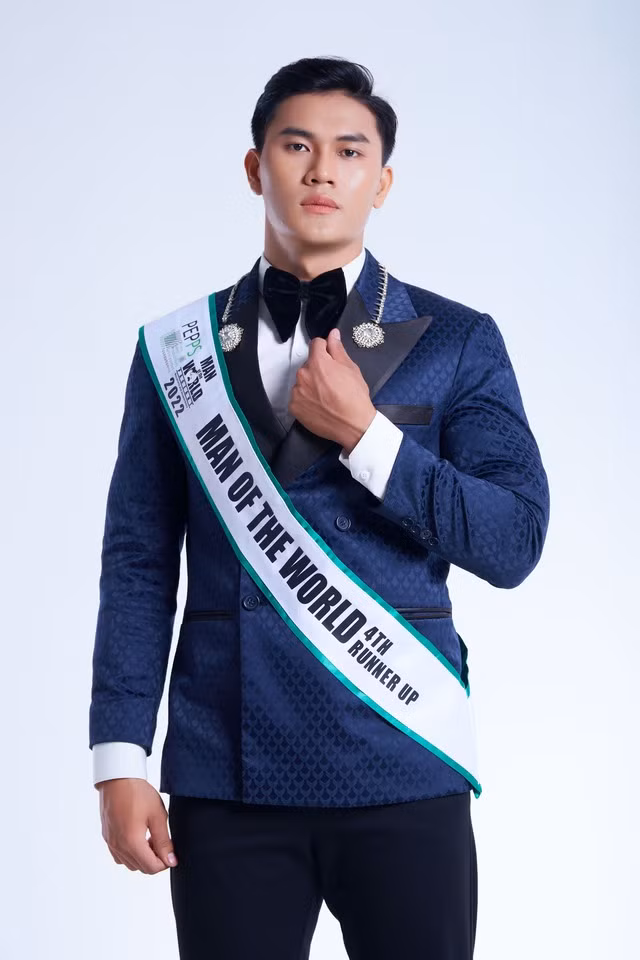 Trở về sau khi giành danh hiệu Á vương Thế giới 2022, Nguyễn Hữu Anh vẫn miệt mài với hành trình hoàn thiện bản thân. Dù bận rộn với các hoạt động nghệ thuật song người mẫu quê Quảng Ngãi vẫn ý thức tập luyện để giữ body săn chắc. Ảnh: Nguyễn Dương