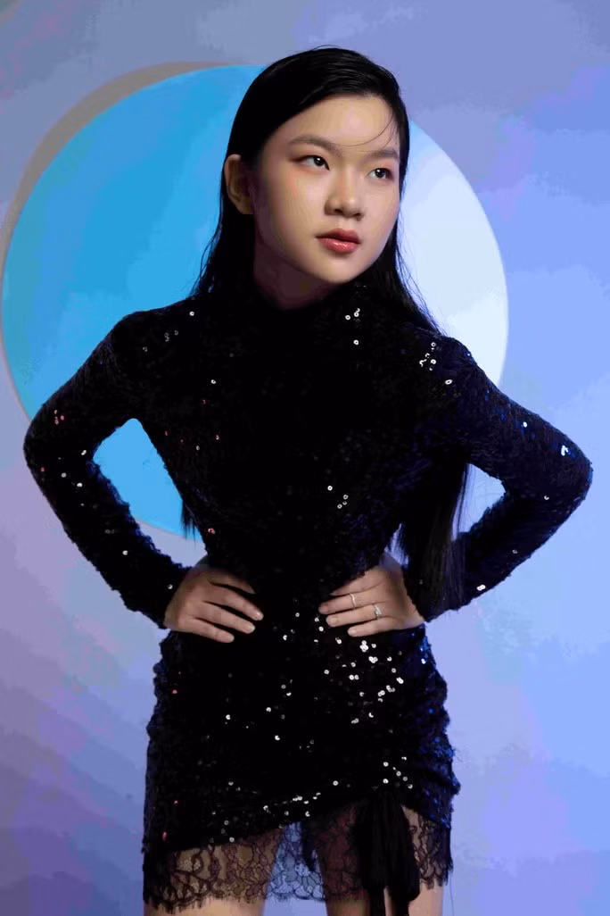 Điều bất ngờ là Trâm Anh còn đam mê và đang khổ luyện cho ca hát