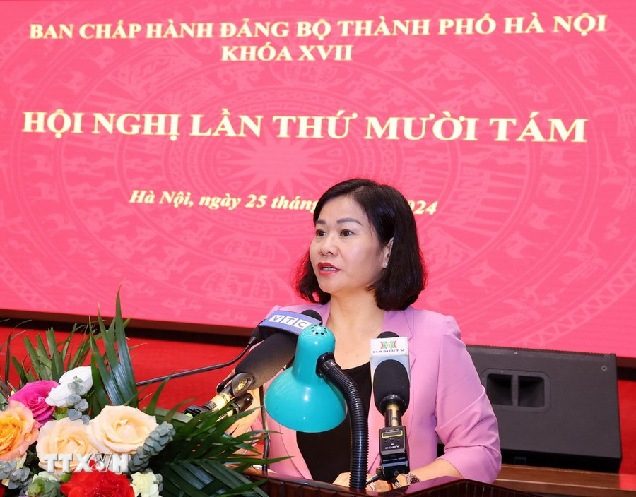 Phó Bí thư Thường trực Thành ủy Hà Nội Nguyễn Thị Tuyến phát biểu khai mạc hội nghị. (Ảnh: Văn Điệp/TTXVN) Phó Bí thư Thường trực Thành ủy Hà Nội Nguyễn Thị Tuyến phát biểu khai mạc hội nghị. (Ảnh: Văn Điệp/TTXVN)