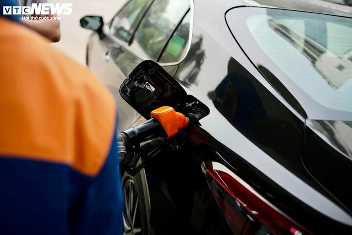 Giá xăng dầu hôm nay hạ nhiệt. (Ảnh minh họa: Công Hiếu). Giá xăng dầu hôm nay hạ nhiệt. (Ảnh minh họa: Công Hiếu).