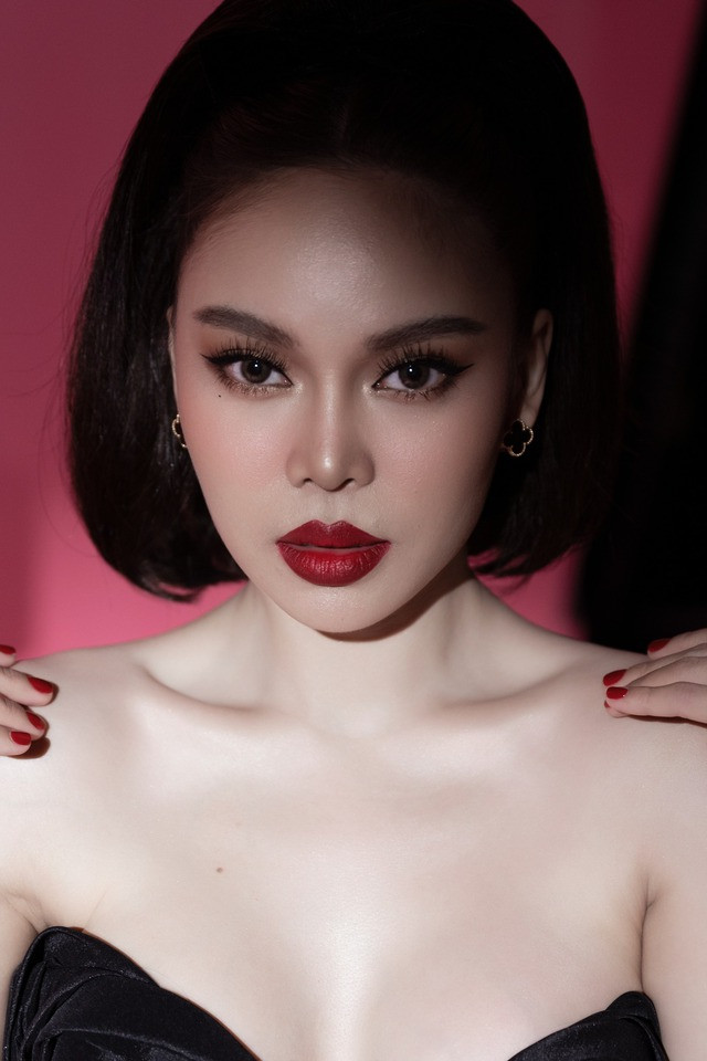 Giang Hồng Ngọc cho biết: “Mỗi khi tôi làm sản phẩm, ông xã sẽ lì xì một ít”