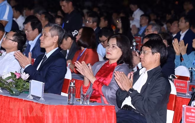 Bà Nguyễn Thị Sự, Phó Tổng Giám đốc Thông tấn xã Việt Nam tham dự chương trình lễ kỷ niệm. (Ảnh: Quốc Khánh/TTXVN)