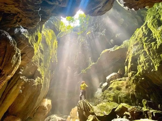 Hang Thung nằm sâu bên trong Vườn quốc gia Phong Nha - Kẻ Bàng. Ảnh: B.H