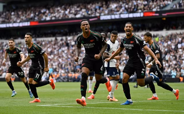 Trung vệ người Brazil thi đấu quá ấn tượng Trung vệ người Brazil thi đấu quá ấn tượng