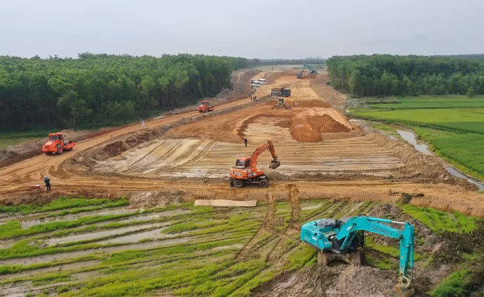 Đẩy nhanh tốc độ thi công cao tốc Quảng Ngãi - Hoài Nhơn ảnh 2