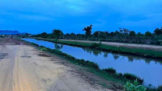 Kênh Sông Quao, nơi xảy ra vụ đuối nước khiến 4 em học sinh tử vong. Ảnh: D.T. Kênh Sông Quao, nơi xảy ra vụ đuối nước khiến 4 em học sinh tử vong. Ảnh: D.T.