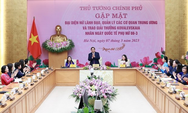 Thủ tướng Phạm Minh Chính gặp mặt đại diện nữ lãnh đạo, quản lý và các nhà khoa học nữ. (Ảnh: Dương Giang/TTXVN) Thủ tướng Phạm Minh Chính gặp mặt đại diện nữ lãnh đạo, quản lý và các nhà khoa học nữ. (Ảnh: Dương Giang/TTXVN)