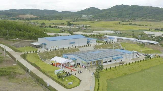 Trang trại chăn nuôi bò theo phương pháp hữu cơ ở H.Đơn Dương (Lâm Đồng). ẢNH: L.V Trang trại chăn nuôi bò theo phương pháp hữu cơ ở H.Đơn Dương (Lâm Đồng). ẢNH: L.V